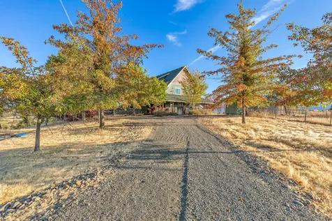 1820 Dry Creek Road Eagle Point OR 97524