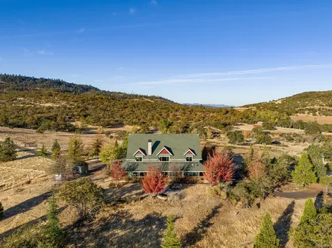 1820 Dry Creek Road Eagle Point OR 97524