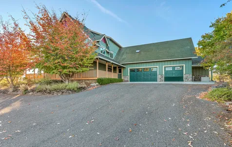 1820 Dry Creek Road Eagle Point OR 97524