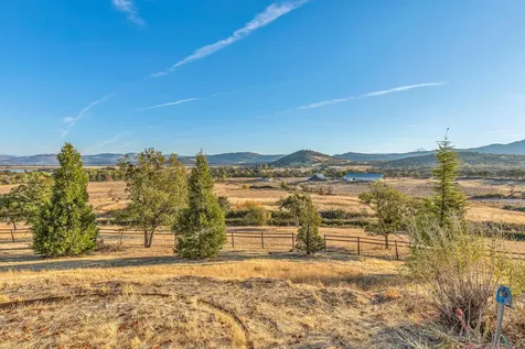 1820 Dry Creek Road Eagle Point OR 97524