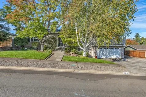 1415 Honeysuckle Avenue Medford OR 97504