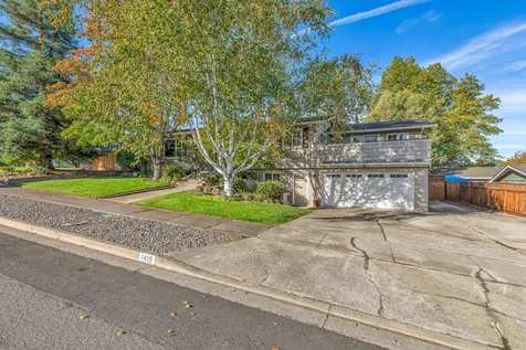1415 Honeysuckle Avenue Medford OR 97504