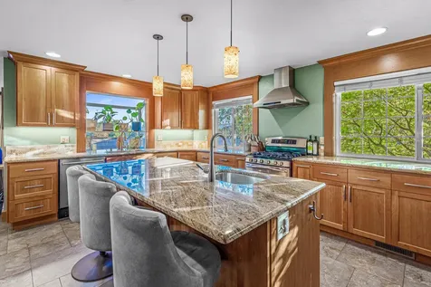 1415 Honeysuckle Avenue Medford OR 97504