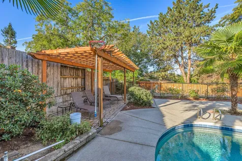 1415 Honeysuckle Avenue Medford OR 97504