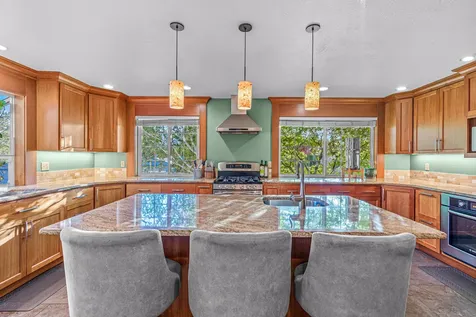 1415 Honeysuckle Avenue Medford OR 97504