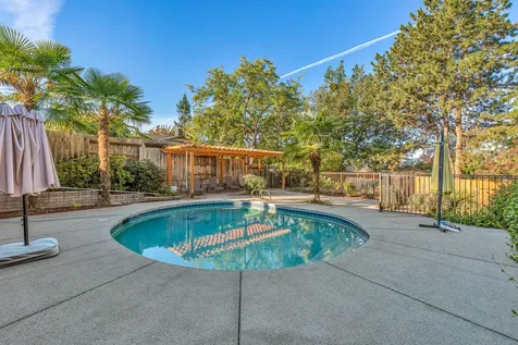 1415 Honeysuckle Avenue Medford OR 97504