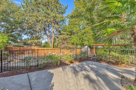 1415 Honeysuckle Avenue Medford OR 97504