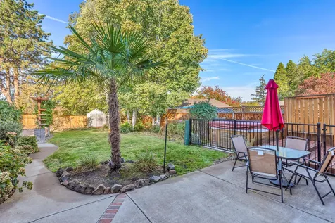 1415 Honeysuckle Avenue Medford OR 97504