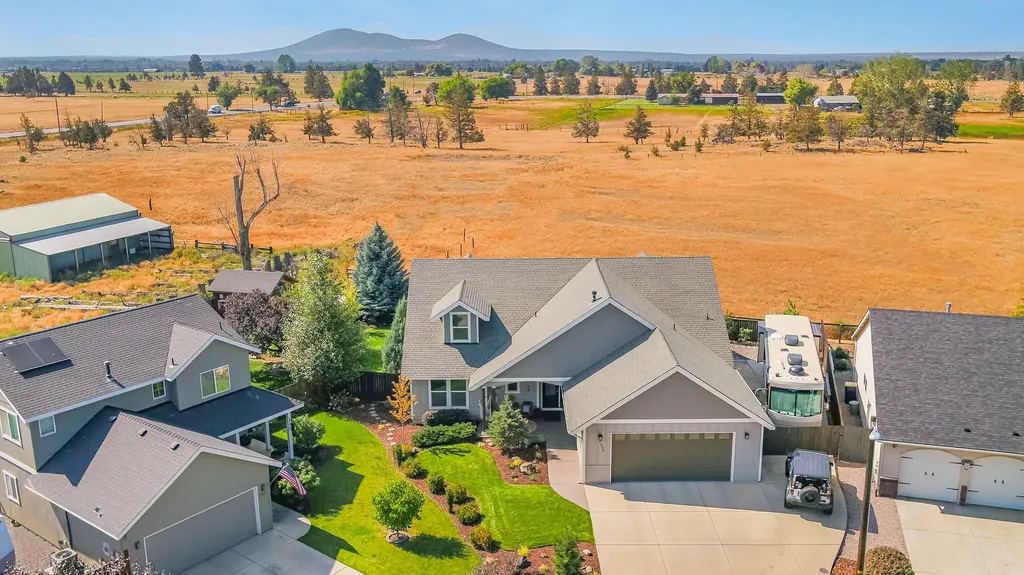 2256 NW Maple Court Redmond OR 97756