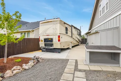 2256 NW Maple Court Redmond OR 97756