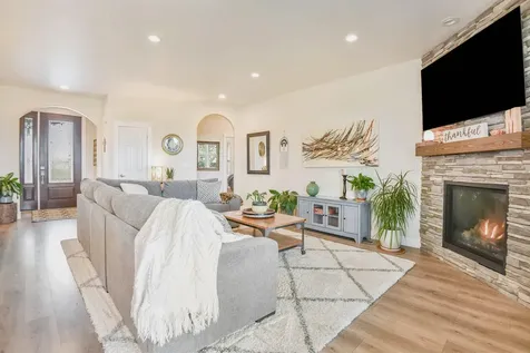 2256 NW Maple Court Redmond OR 97756