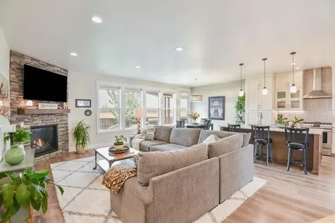2256 NW Maple Court Redmond OR 97756