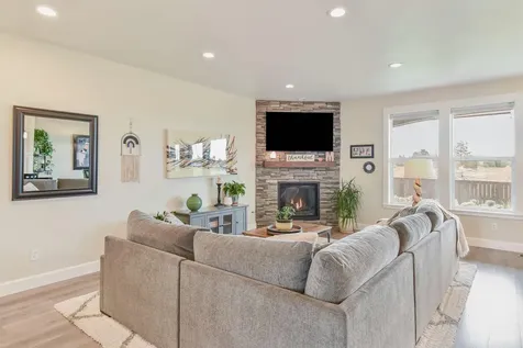 2256 NW Maple Court Redmond OR 97756