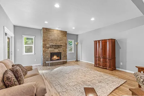 3809 Sherwood Park Drive Medford OR 97504
