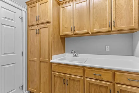 3809 Sherwood Park Drive Medford OR 97504