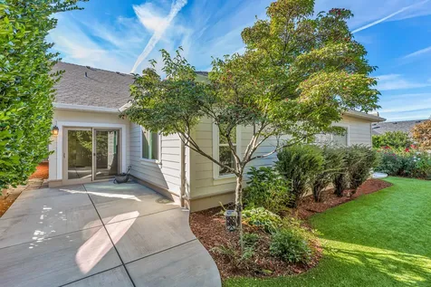 3809 Sherwood Park Drive Medford OR 97504