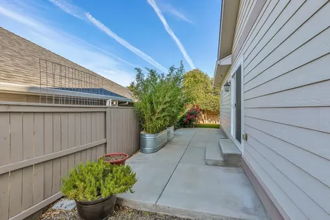 3809 Sherwood Park Drive Medford OR 97504