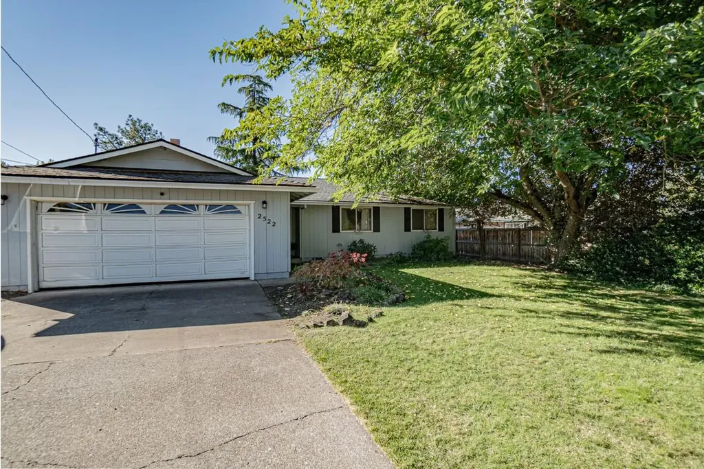 2522 Cedar Links Drive Medford OR 97504