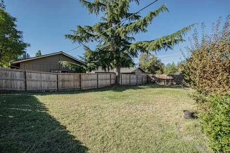 2522 Cedar Links Drive Medford OR 97504