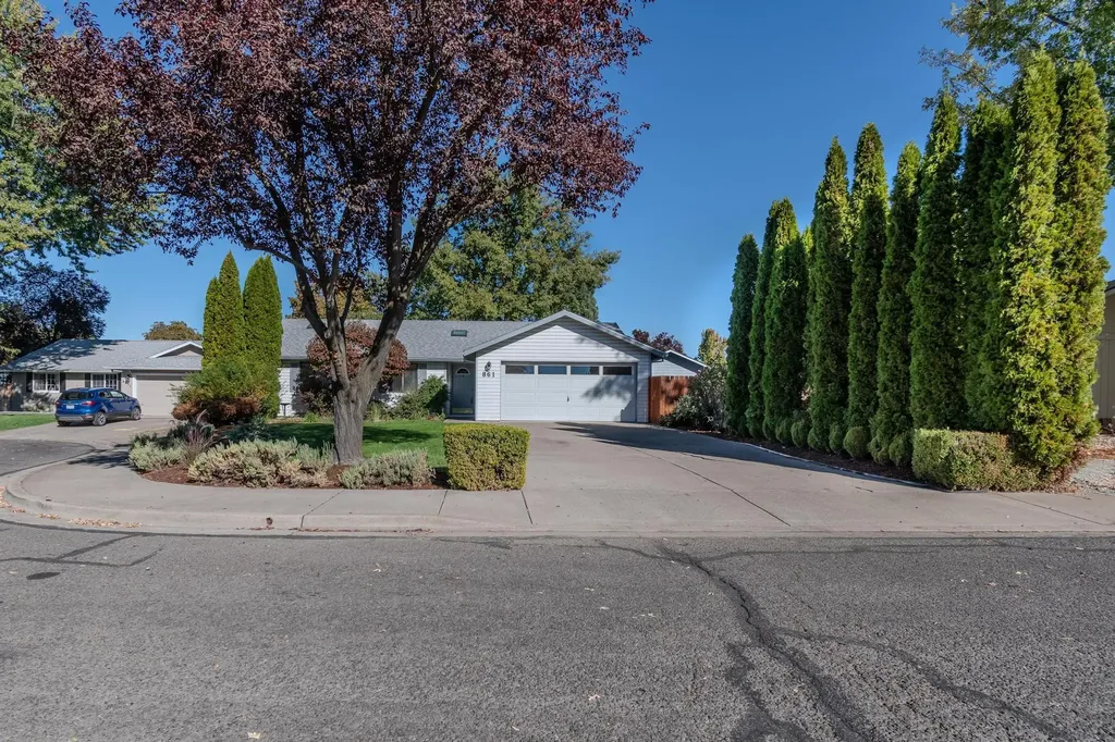 861 Juanita Way Central Point OR 97502