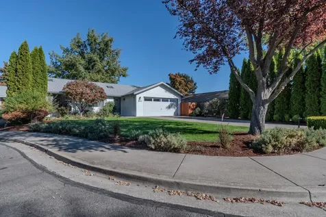 861 Juanita Way Central Point OR 97502