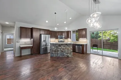 21319 NE Brooklyn Court Bend OR 97701