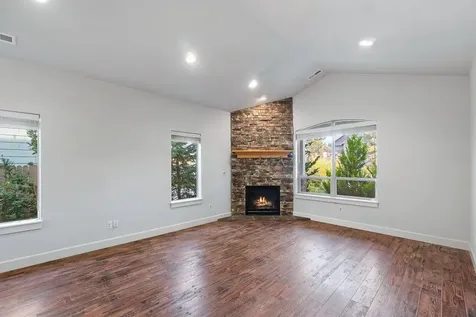 21319 NE Brooklyn Court Bend OR 97701
