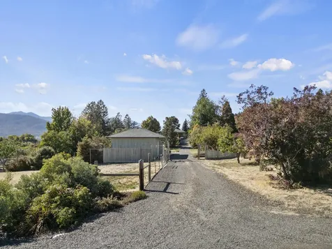 305 Myer Creek Road Ashland OR 97520