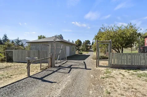 305 Myer Creek Road Ashland OR 97520