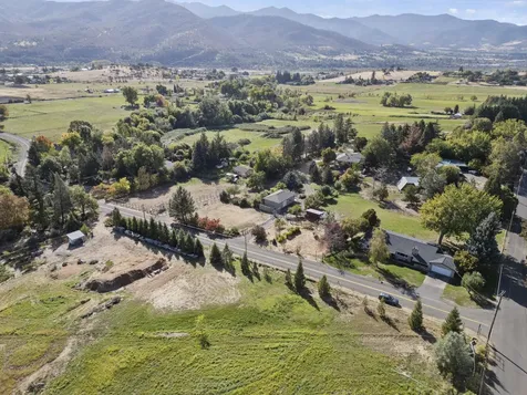 305 Myer Creek Road Ashland OR 97520