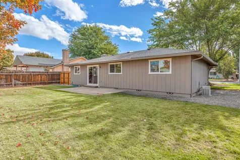 617 Hemlock Avenue Central Point OR 97502