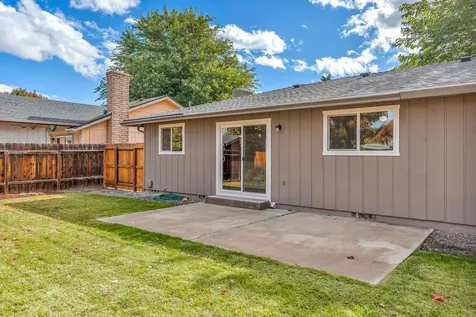 617 Hemlock Avenue Central Point OR 97502