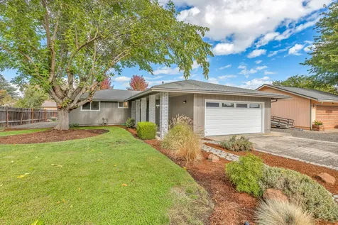 617 Hemlock Avenue Central Point OR 97502