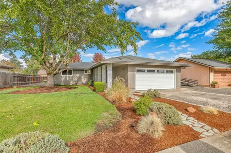 617 Hemlock Avenue Central Point OR 97502