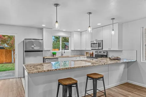 617 Hemlock Avenue Central Point OR 97502