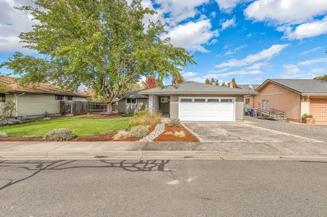 617 Hemlock Avenue Central Point OR 97502
