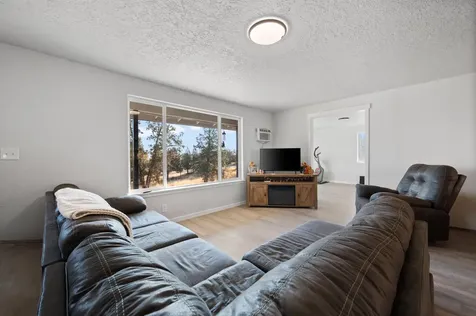 1947 NW Peacock Walk Prineville OR 97754