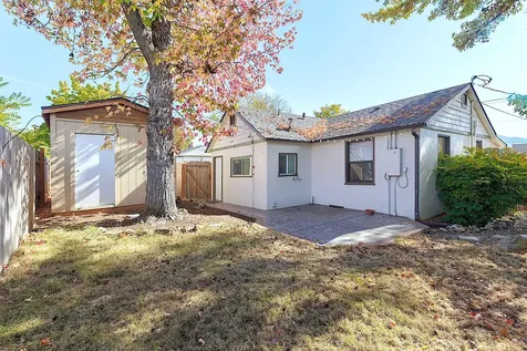 2072 NE Fairview Avenue Grants Pass OR 97526