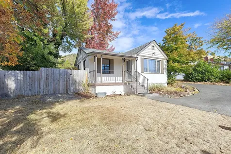 2072 NE Fairview Avenue Grants Pass OR 97526