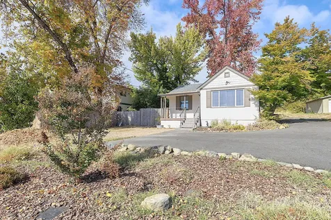2072 NE Fairview Avenue Grants Pass OR 97526