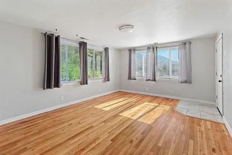2072 NE Fairview Avenue Grants Pass OR 97526