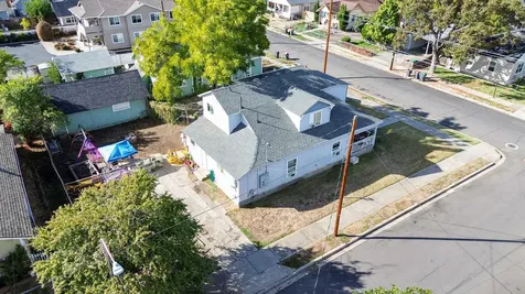 703 W 11th Street Medford OR 97501
