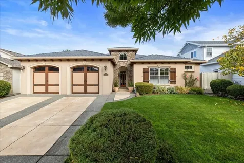 3757 Sherwood Park Drive Medford OR 97504