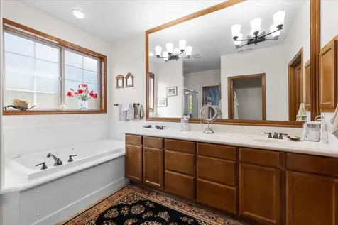 3757 Sherwood Park Drive Medford OR 97504