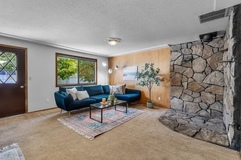 1728 NE Carson Way Bend OR 97701