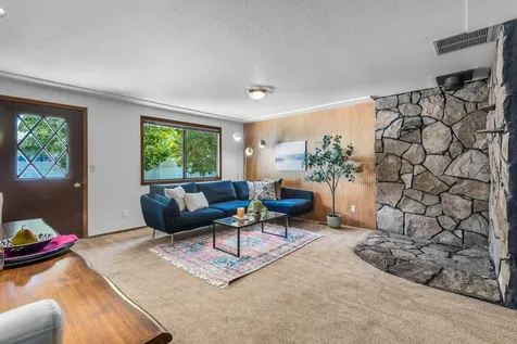 1728 NE Carson Way Bend OR 97701