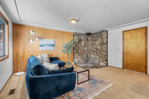 1728 NE Carson Way Bend OR 97701