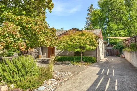 588 S Mountain Avenue Ashland OR 97520