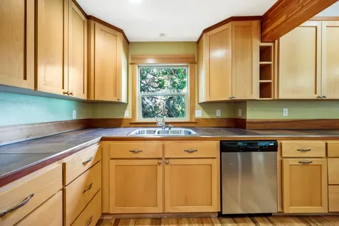 588 S Mountain Avenue Ashland OR 97520