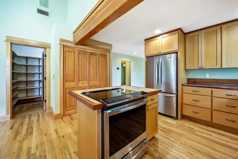 588 S Mountain Avenue Ashland OR 97520